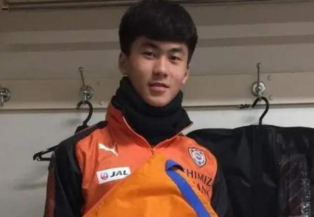 撒尿视频